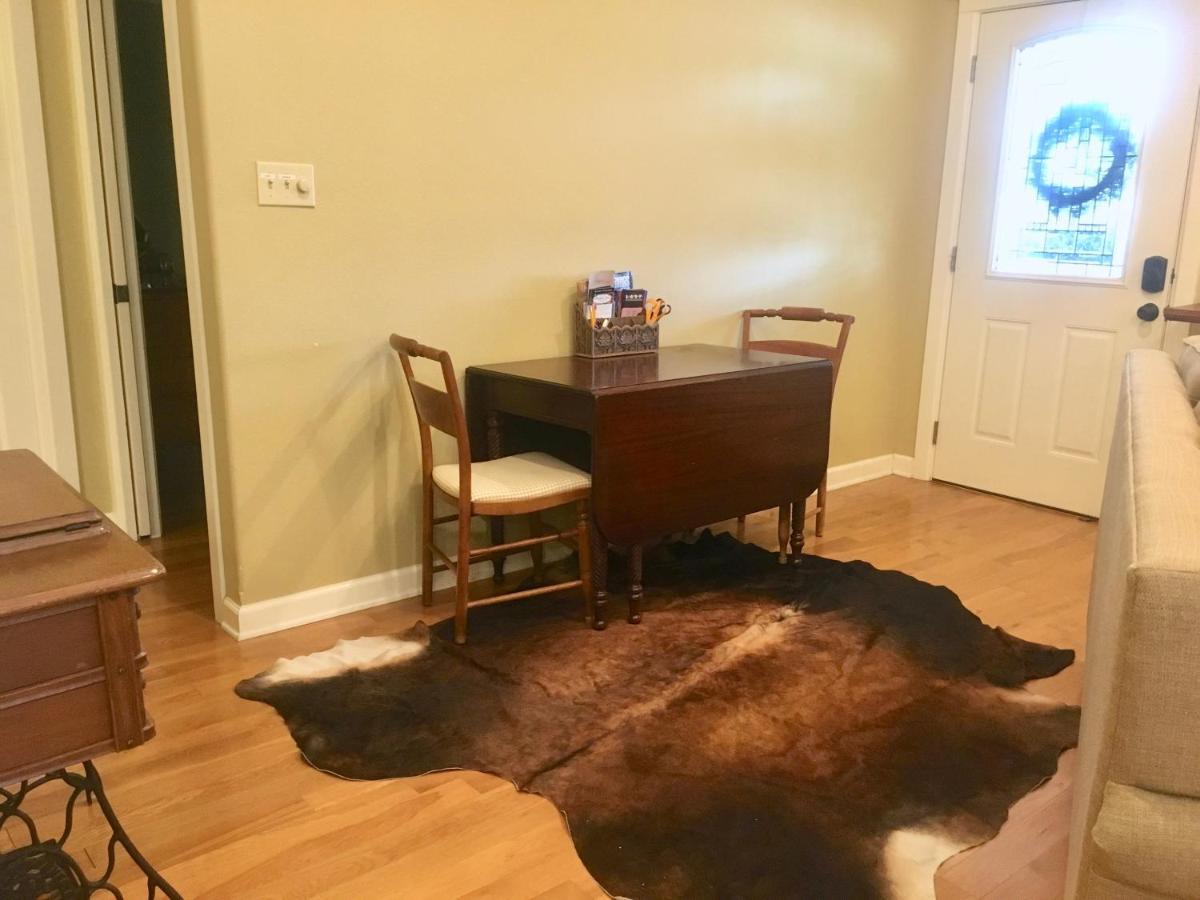 Phoenix Nest Guest Houses - Sunday House Llano Екстериор снимка